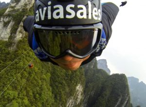 Extreme Sport: Daredevils Jump From 1,400m Mountain