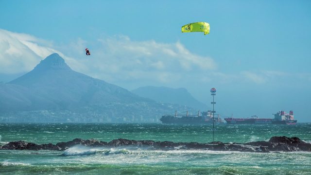 MOST EXTREME SPORT -Tricks and Crash Kitesurf – Awaiting Red Bull King Of The Air 2018